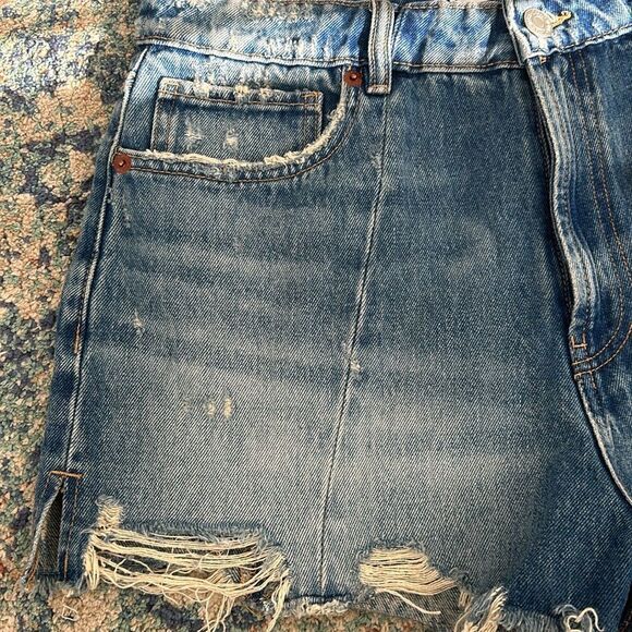 NWT Zara High Rise Frayed Jean Shorts Distressed - Picture 2 of 7